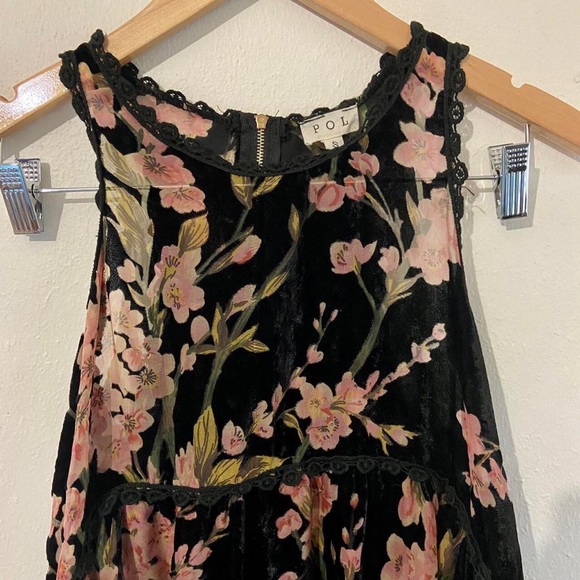 Pol sleeveless top - Picture 2 of 4